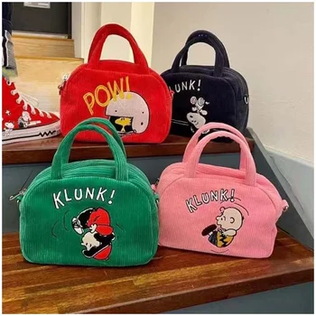  Snoopy Karikatür Anime Figürü Kadife Çanta Kawaii Sevimli Kız postacı çantası Taşınabilir Depolama omuzdan askili çanta doğum günü hediyesi