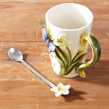  2018 Yeni 3D Kemik Çini Kelebek Çiçek Kahve Kupalar çay bardağı seramik kaşıklı fincan Kahvaltı Süt bardak Severler İçin En Iyi Hediye